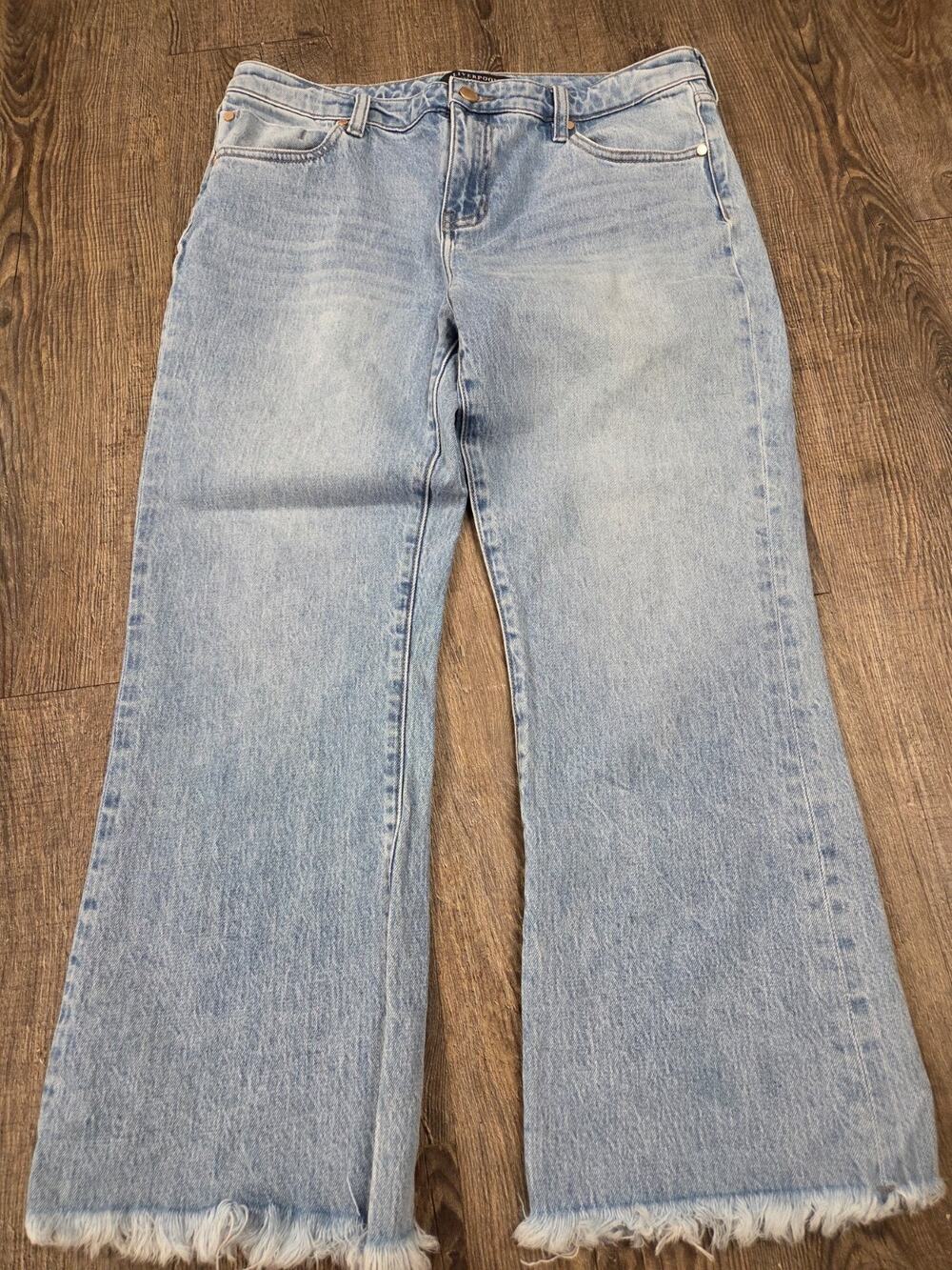 Liverpool Jeans Hannah Crop Flare Raw Hem Fawnskin Wash Size 8/29